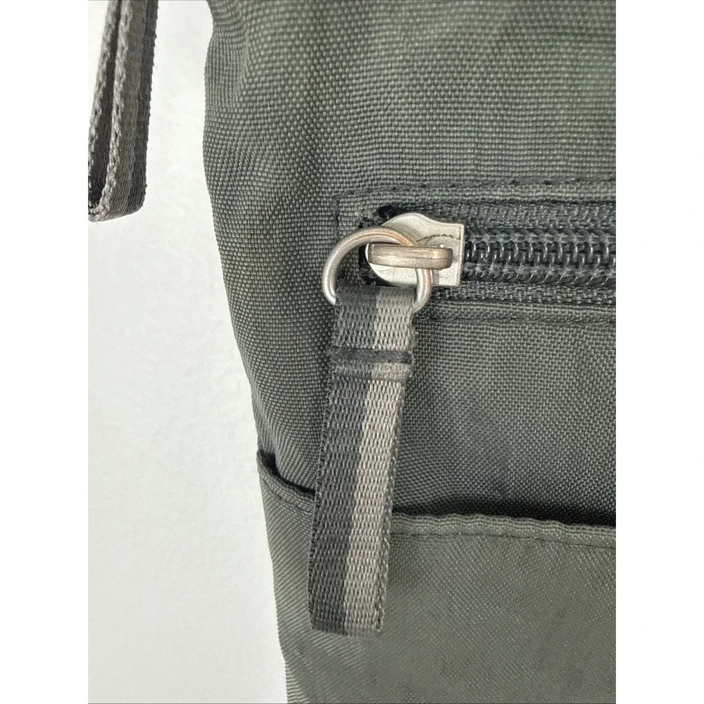 Baggallini crossbody Grey Striped Strap Minimalist Utilitarian Lightweight bag